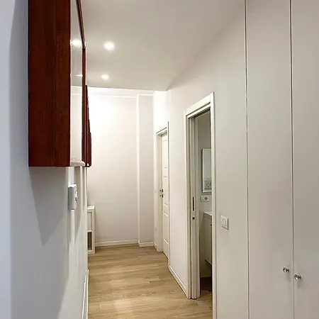 Charm & Style - Large - Apartment