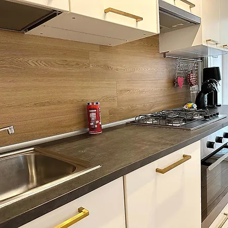 Apartment Charm & Style - Large - *