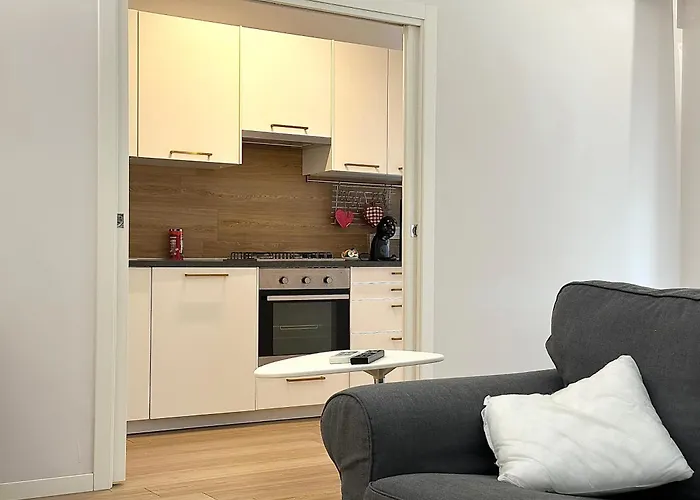 Charm & Style - Large - Bari