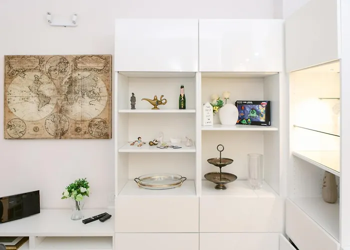 Charm & Style - Large - * Bari